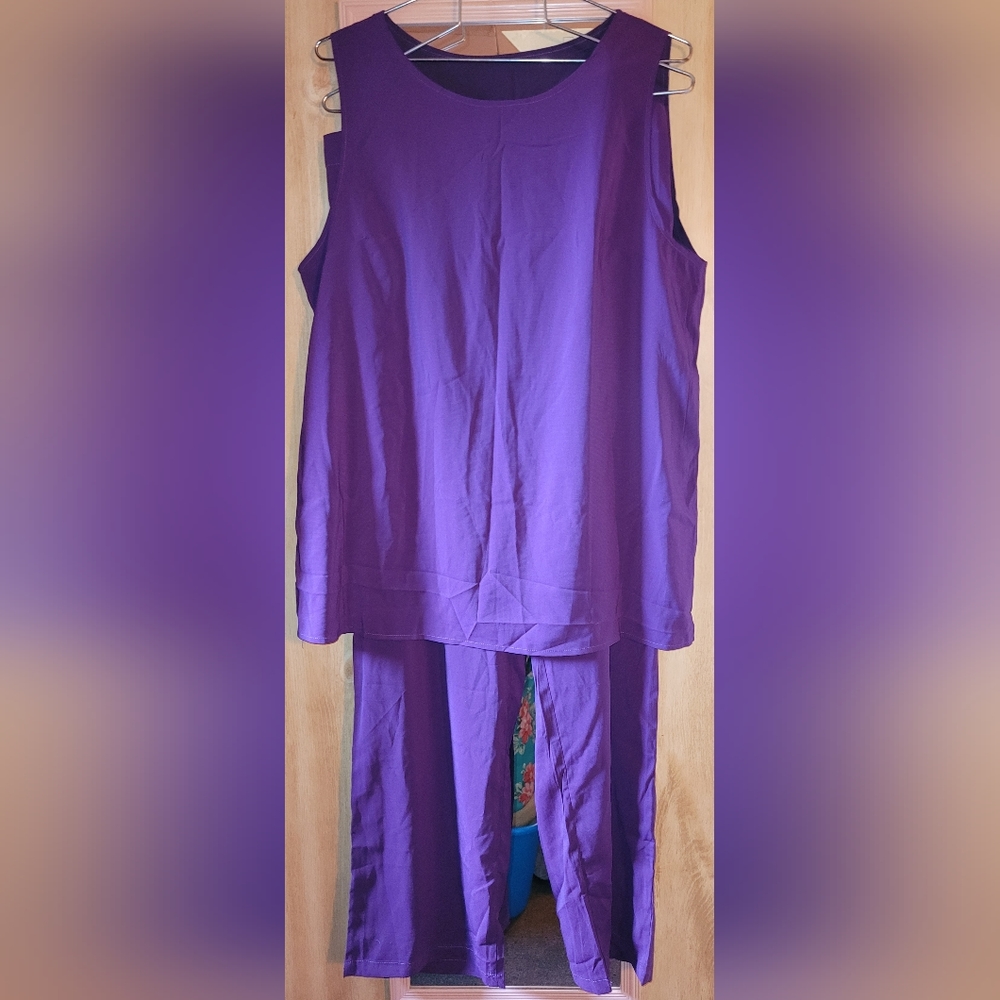 Brand new without tags womens 3 piece outfit size large lightweight silky!